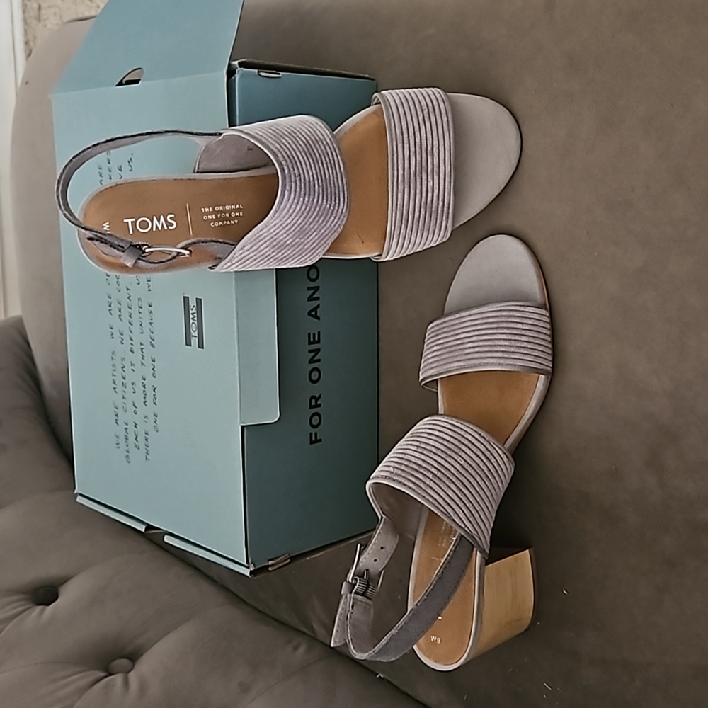 Toms Poppy shoes!
